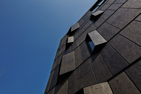 Kuro Building by KINO architects