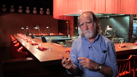 Fernando Amat used red KriskaDECOR chains to decorate the Dos Palillos restaurant in Barcelona, Spain