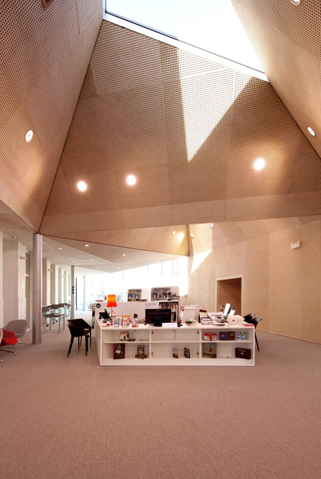La Madeleine by TANK Architectes