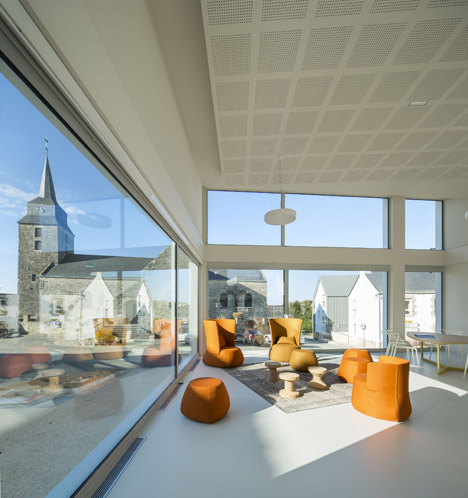 Mediatheque de Monterblanc by Studio 02 Architectes