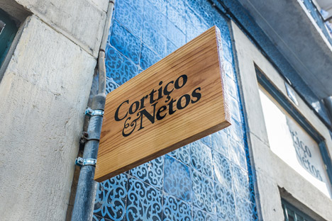 New-store-in-Lisbon-continues-a-family-business-by-Cortico-and-Netos_dezeen_468_13