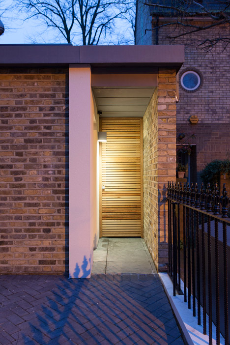 Peakaboo house by Lipton Plant Architects