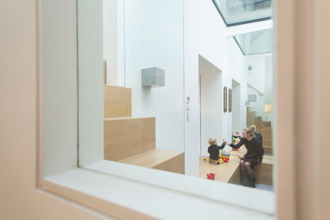 Peakaboo house by Lipton Plant Architects