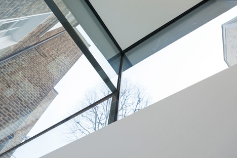 Peakaboo house by Lipton Plant Architects
