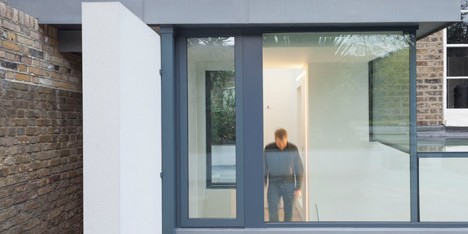 Peakaboo house by Lipton Plant Architects