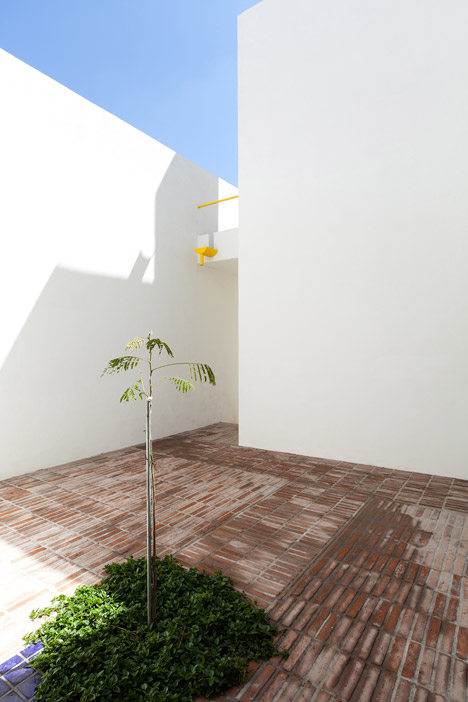 Pino Street House by Oscar Gutierrez