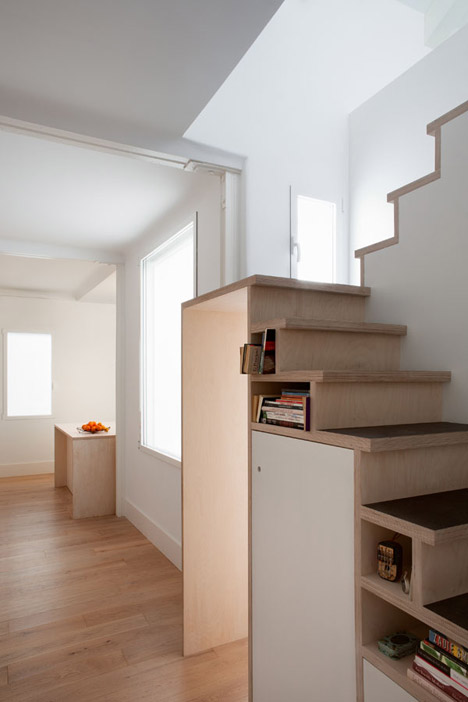Plywood Trio Apartment by BUJ+COLÓN arquitectos