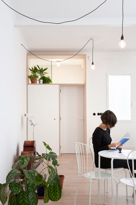 Plywood Trio Apartment by BUJ+COLÓN arquitectos