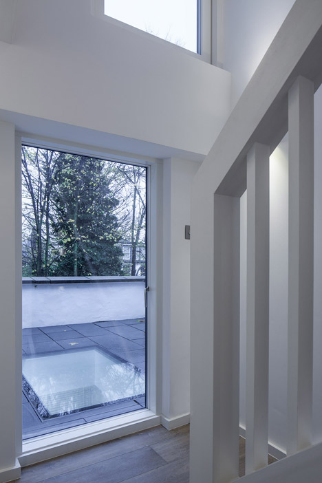 Roof extension to east london flat by Poulsom Middlehurst