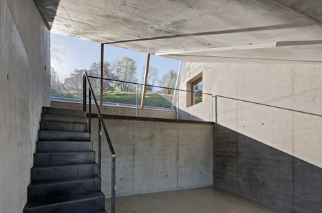 A studio for drawing, painting and small sculpture by Christian Tonko