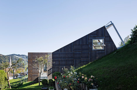 A studio for drawing, painting and small sculpture by Christian Tonko
