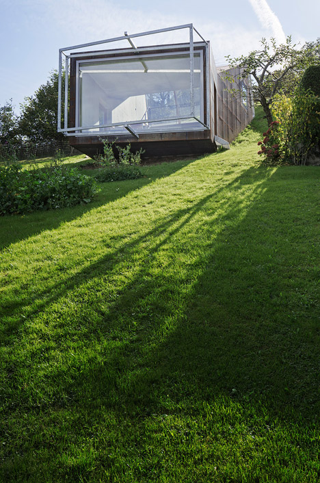 A studio for drawing, painting and small sculpture by Christian Tonko
