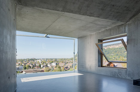 A studio for drawing, painting and small sculpture by Christian Tonko