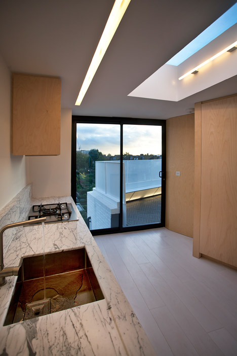 Apartments 008 and 009 by Teatum and Teutum