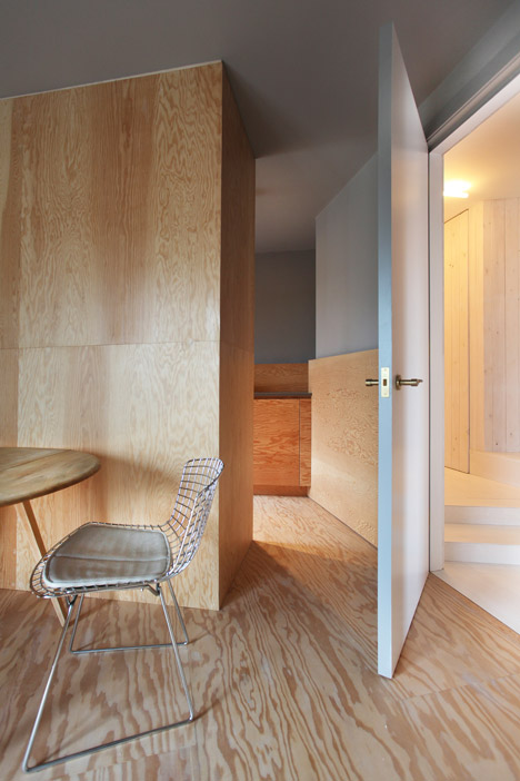 Apartments 008 and 009 by Teatum and Teutum