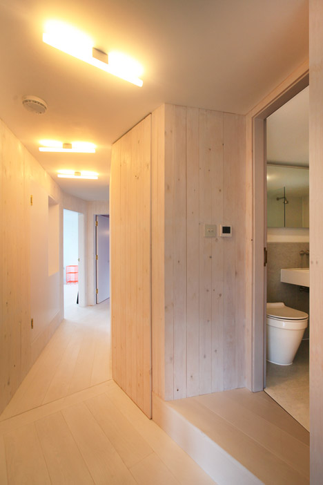 Apartments 008 and 009 by Teatum and Teutum