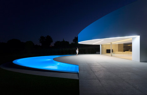 Balint House by Fran Silvestre