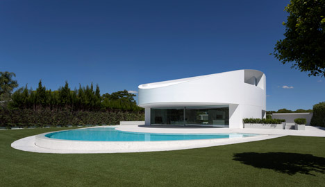 Balint House by Fran Silvestre