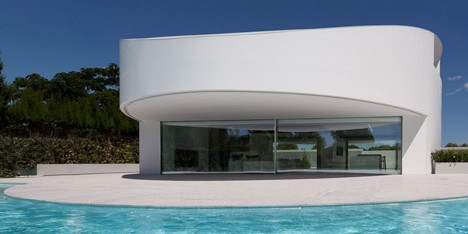 Balint House by Fran Silvestre