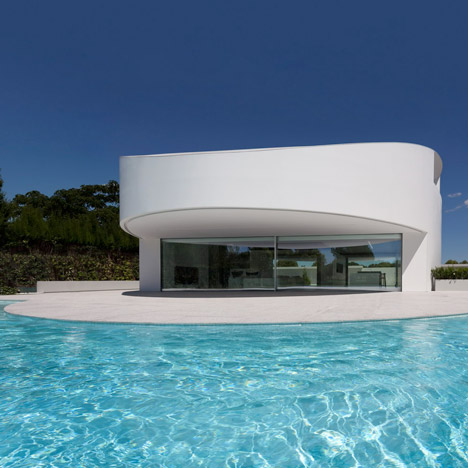 Balint House by Fran Silvestre