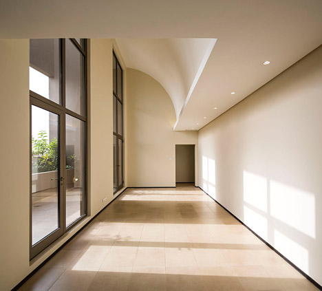 Box House by Massive Order
