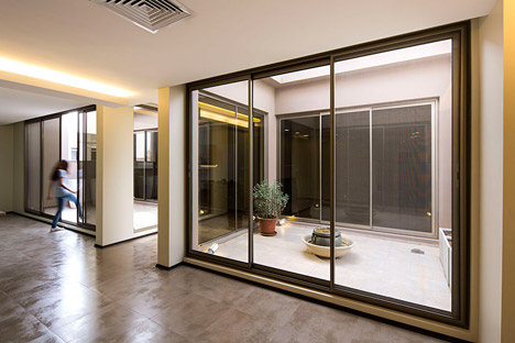 Box House by Massive Order