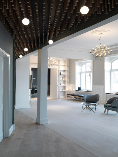 Dinesen showroom by Oeo