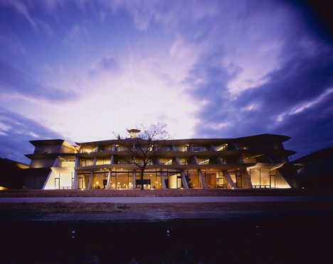 Eco-Thon Hotel in Lake Biwa by Ryuichi Ashizawa Architect & Associates
