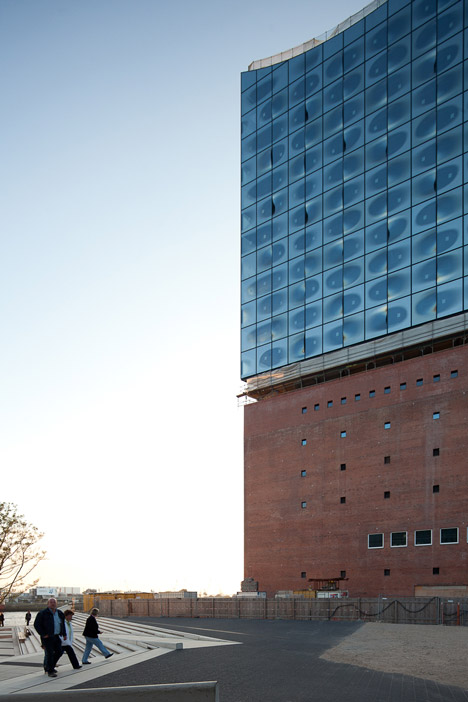 Elbphilarmonie by Herzog & de Meuron photo by Jose Campos