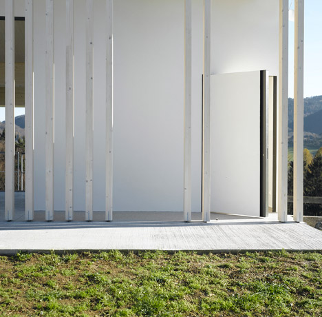 Farewell Chapel Zgornji Tuhinj by Tria Studio