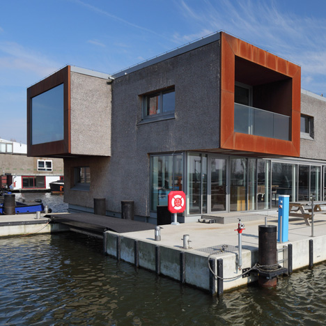 Thatched office for Amsterdam’s canal cleaners is “the biggest ark in the Netherlands”