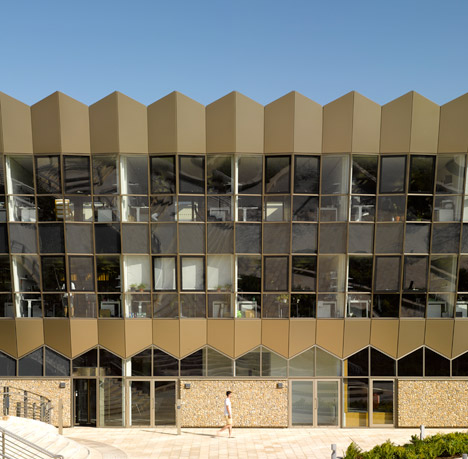 Hixton laboratory in Cambridgeshire by Abell Nepp