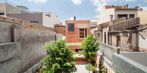 House 1014 in Barcelona by H Arquitectes