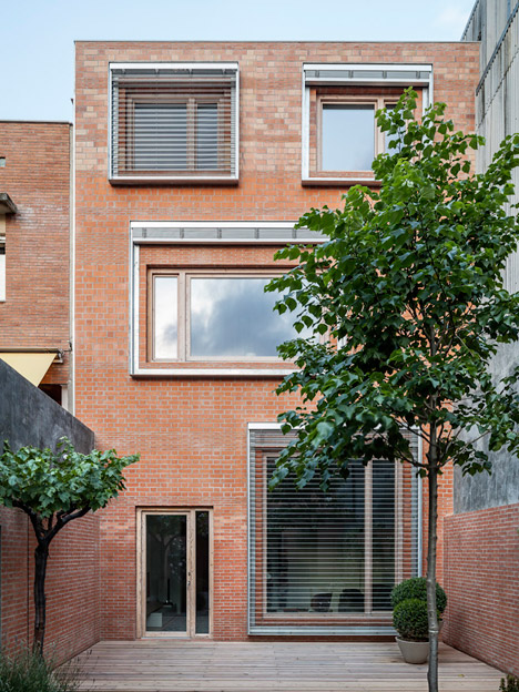 House 1014 in Barcelona by H Arquitectes