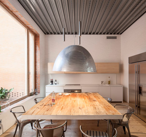House 1014 in Barcelona by H Arquitectes