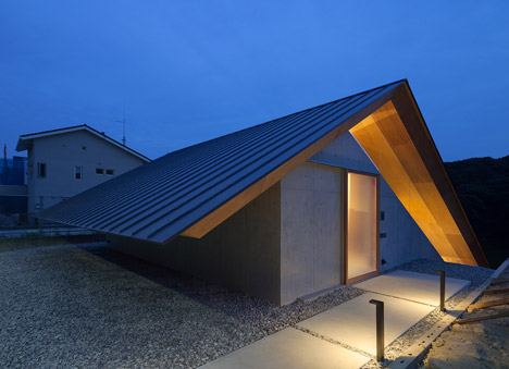 House in Hibaru by Suppose Design Office
