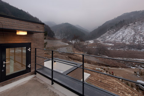House in Sang-an by Studio GAON
