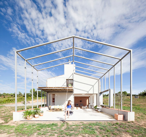 MMMMMS House by Anna & Eugeni Bach