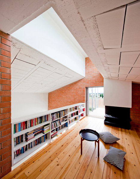 MMMMMS House by Anna & Eugeni Bach