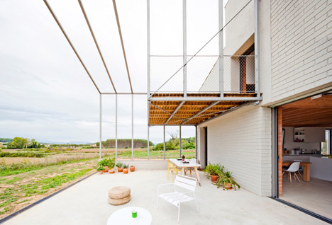 MMMMMS House by Anna & Eugeni Bach