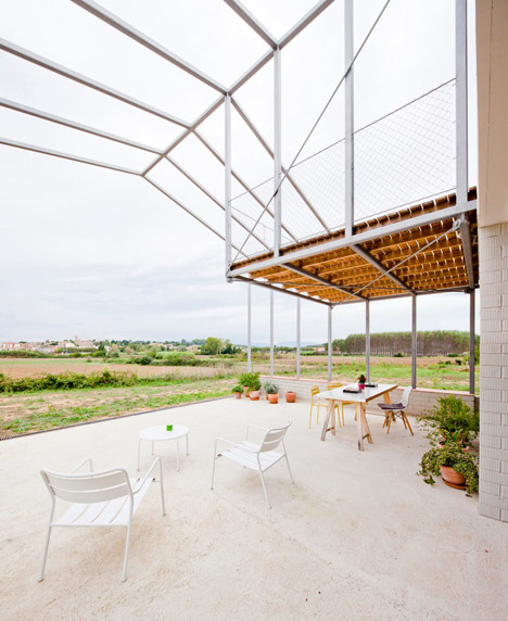 MMMMMS House by Anna & Eugeni Bach
