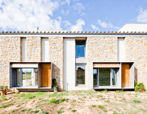 MMMMMS House by Anna & Eugeni Bach