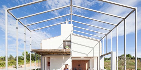 MMMMMS House by Anna & Eugeni Bach