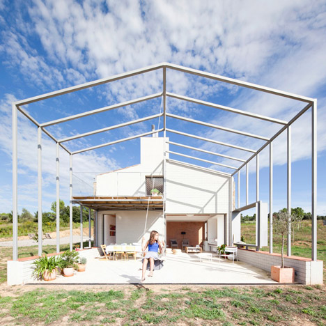 MMMMMS House by Anna & Eugeni Bach