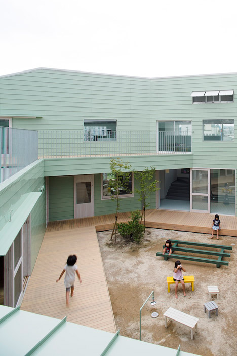 Hakemiya Nursery School by Rhythmdesign and Case-Real