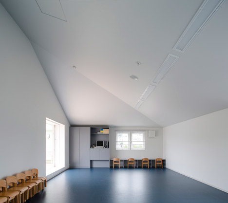 Hakemiya Nursery School by Rhythmdesign and Case-Real