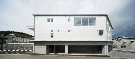 Hakemiya Nursery School by Rhythmdesign and Case-Real