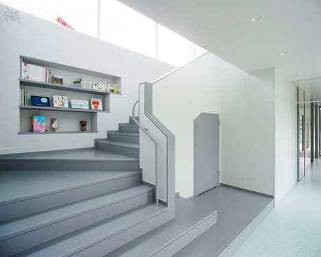Hakemiya Nursery School by Rhythmdesign and Case-Real