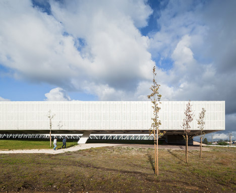 Óbidos Technological Park Main Building by Jorge Mealha