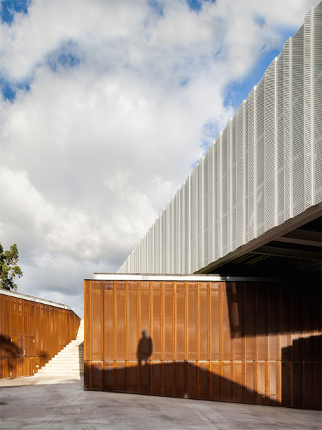 Óbidos Technological Park Main Building by Jorge Mealha